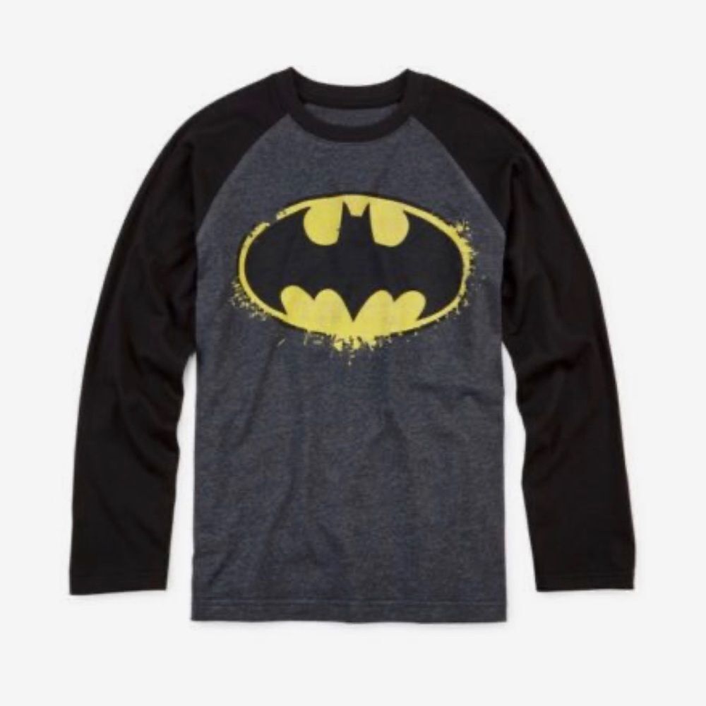 DC Comics Batman Boys Logo Graphics Worn Look Tee Shirt Size Small 6-7